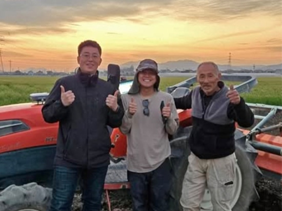 Témoignage d'un agriculteur | Système d'autoguidage Hi-Target FARMSTAR-F3 au Japon