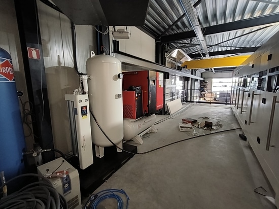 Un client néerlandais fait l'éloge de la technologie de la machine de découpe laser à fibre pour tôles et tubes 1530SPT de DXTECH