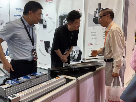 Notre usine occupe le devant de la scène à la première exposition manufacturière du Vietnam avec des solutions d'automatisation en direct