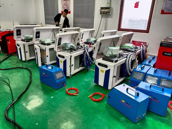 La machine à souder portative à laser espagnole a été testée et est prête à être expédiée