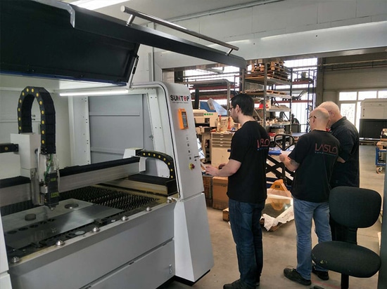 SUNTOP - Machine de découpe laser à fibre de haute précision et de petite taille en Allemagne