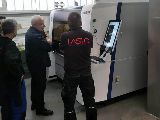 SUNTOP - Machine de découpe laser à fibre de haute précision et de petite taille en Allemagne