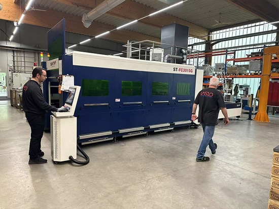 La machine de découpe laser SUNTOP répond avec succès aux besoins des clients allemands de l'industrie de la tôlerie