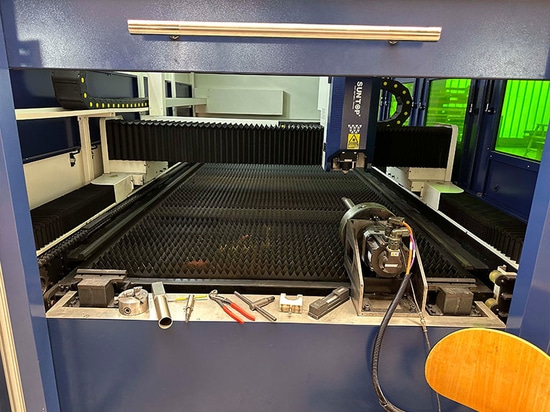 La machine de découpe laser SUNTOP répond avec succès aux besoins des clients allemands de l'industrie de la tôlerie