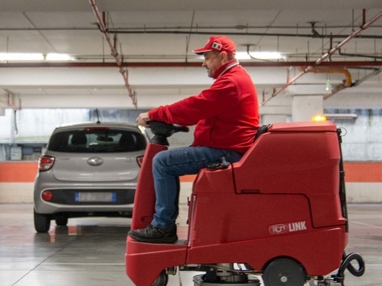 LINK by RCM : des autolaveuses professionnelles pratiques, compactes et extrêmement polyvalentes