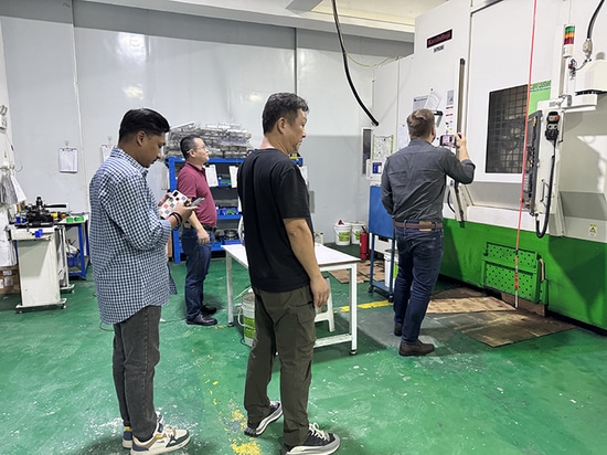 Des clients brésiliens ont visité Hansheng Automation à des fins d'inspection et d'échange, et ont pu constater la force de la fabrication de haute précision