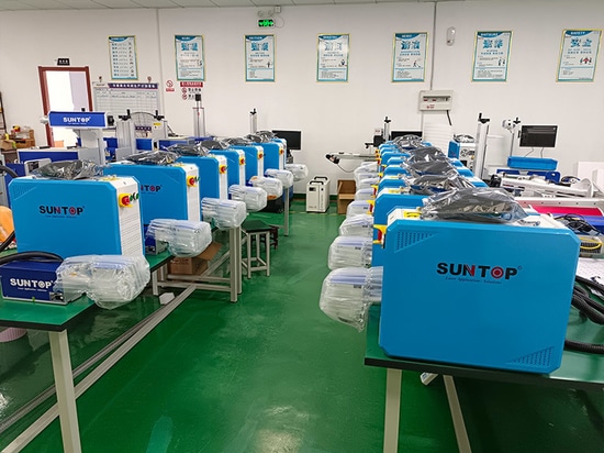 Un client australien a racheté avec succès plusieurs machines de marquage laser UV volantes, la coopération est à nouveau renforcée