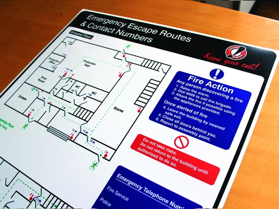 Sorties de secours et avis d'incendie - Étiquettes A4 avec le système CPM-200