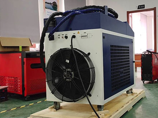 La soudeuse laser portative 6000W 4 en 1 personnalisée pour un client espagnol a été assemblée et testée, et est prête à être expédiée.