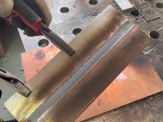 La soudeuse laser portative 6000W 4 en 1 personnalisée pour un client espagnol a été assemblée et testée, et est prête à être expédiée.