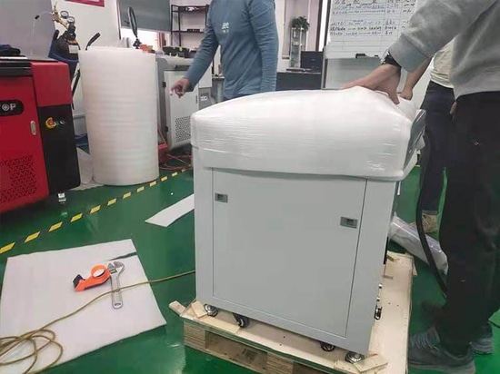 Le marqueur laser de l'armoire Suntop est testé et expédié
