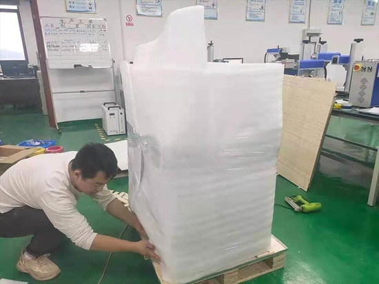 Le marqueur laser de l'armoire Suntop est testé et expédié
