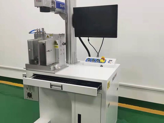 Machine de marquage laser à chargement et déchargement automatique, assemblée et prête à être expédiée