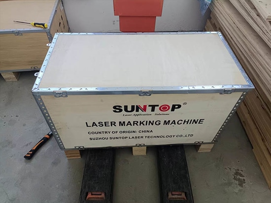 Machine de marquage laser portable achetée par un client colombien : emballage et expédition réussis