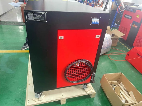 Machine de soudage laser portable de 3000 W livrée à un client allemand avec une grande satisfaction