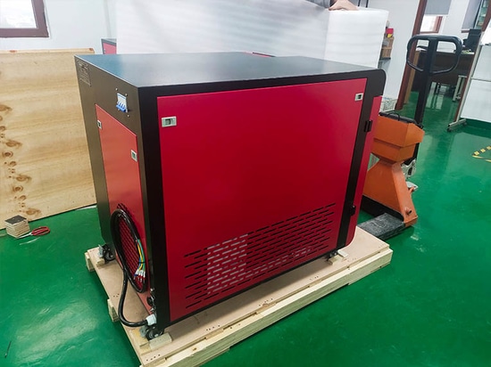 Machine de soudage laser portable 3-en-1 Suntop prête à être expédiée à un client russe