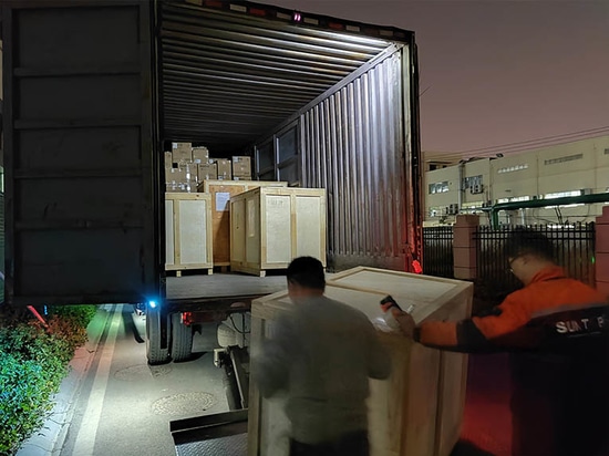 Un client turc a acheté avec succès 3 machines de soudage laser portables Suntop, la préparation de la livraison a été effectuée avec succès