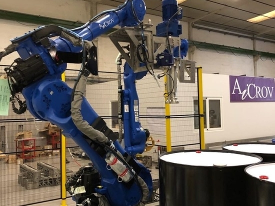 Installation entièrement automatique pour le remplissage de fûts