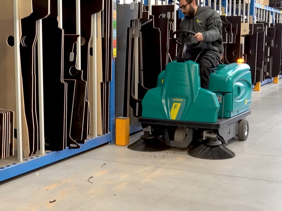 Nettoyage d’usines de production et d’ateliers, dans le secteur de l'équipement de fourgons professionnels