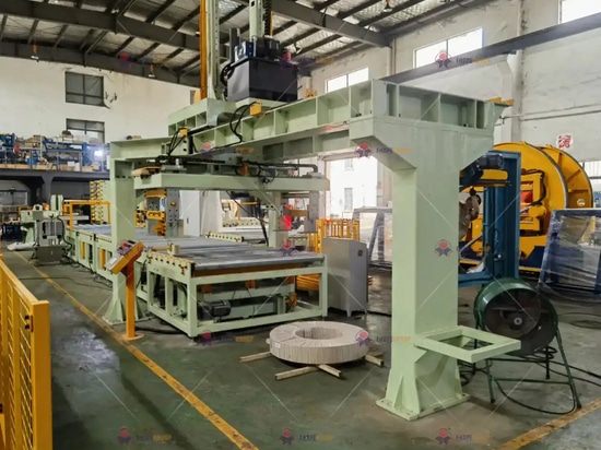 une histoire "made in China" : FHOPEPACK montre au monde entier la puissance des lignes d'emballage automatique de bobines d'acier chinoises