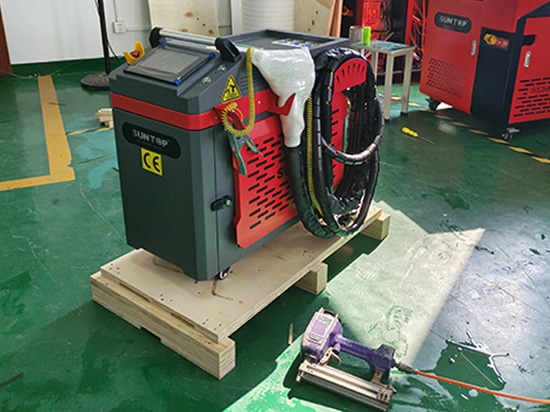 Soudure laser portable 4 en 1 Suntop 1500 W : rigoureusement testée et expédiée en Italie