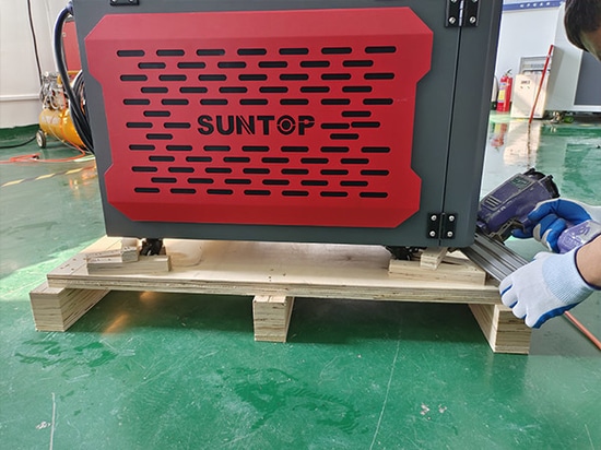 Soudure laser portable 4 en 1 Suntop 1500 W : rigoureusement testée et expédiée en Italie