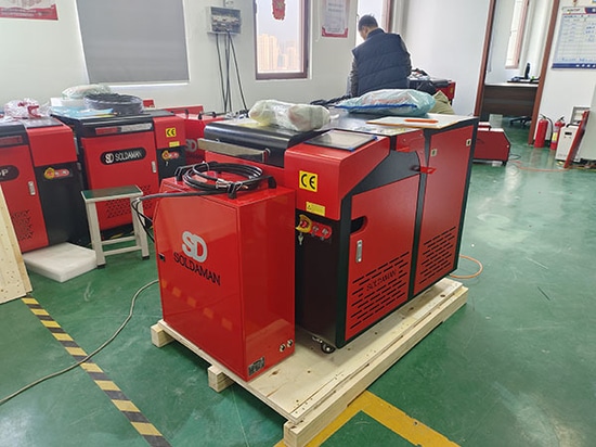 SUNTOP livre deux soudeuses laser 4-en-1 de 3 000 W après des tests concluants