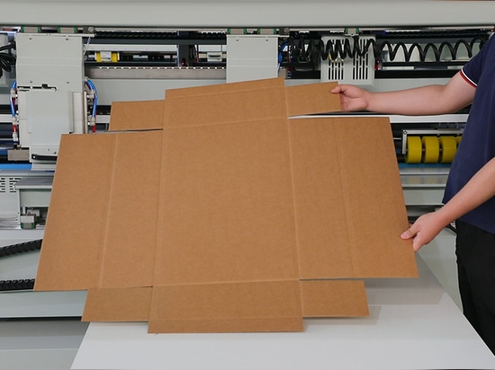 Les avantages des machines de fabrication de boîtes : Pourquoi choisir Aopack pour vos besoins d'emballage ?