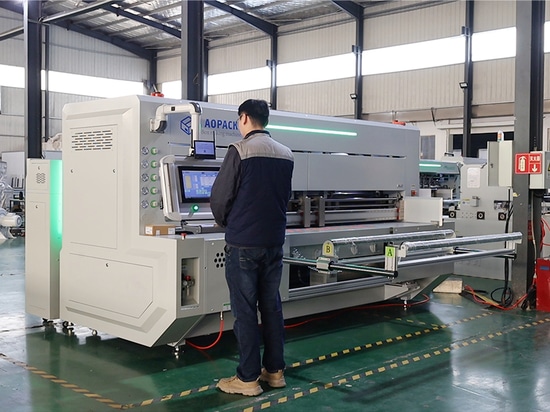 Les avantages des machines de fabrication de boîtes : Pourquoi choisir Aopack pour vos besoins d'emballage ?