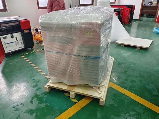 Un client italien s'associe à Suntop Laser pour un nouvel achat d'une machine de nettoyage laser portable de 3000 W