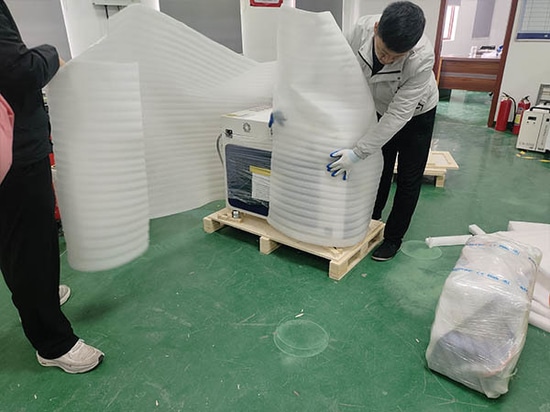 Livraison réussie d'une machine de soudage laser 4 en 1 de 1500 W en Allemagne