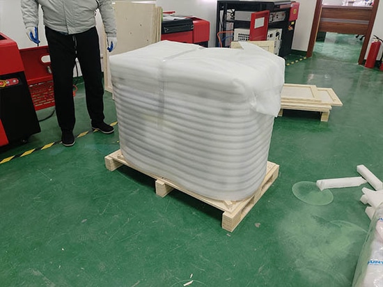 Livraison réussie d'une machine de soudage laser 4 en 1 de 1500 W en Allemagne