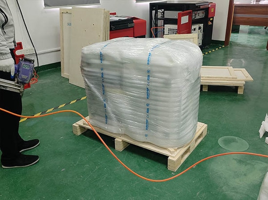Livraison réussie d'une machine de soudage laser 4 en 1 de 1500 W en Allemagne