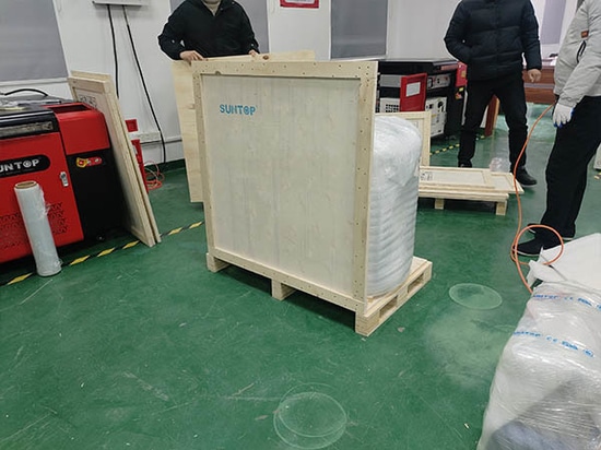 Livraison réussie d'une machine de soudage laser 4 en 1 de 1500 W en Allemagne