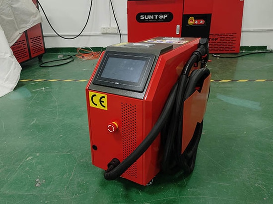 SUNTOP livre une machine de soudage laser portable intégrée refroidie par air personnalisée en Espagne