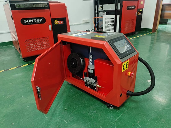 SUNTOP livre une machine de soudage laser portable intégrée refroidie par air personnalisée en Espagne