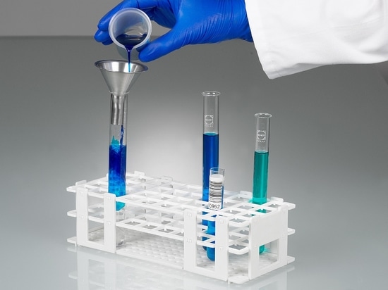Entonnoir robuste en acier inoxydable pour un remplissage et un transvasement faciles (Bürkle GmbH)