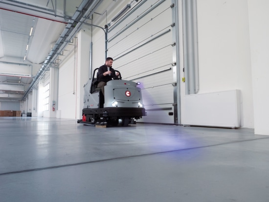 C130 : L'autolaveuse industrielle autoportée puissante qui révolutionne le nettoyage professionnel