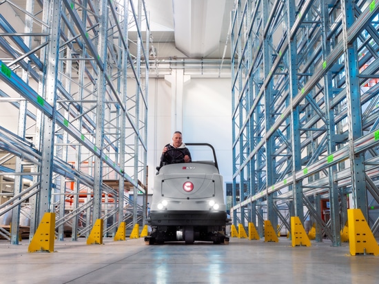 C130 : L'autolaveuse industrielle autoportée puissante qui révolutionne le nettoyage professionnel