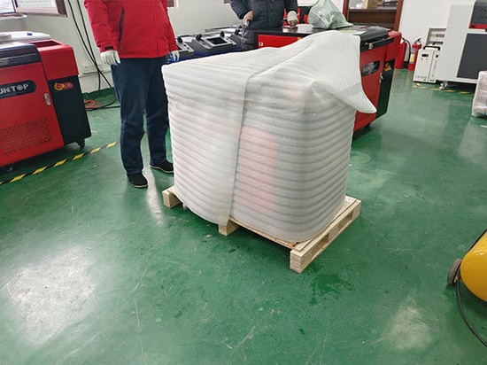 SUNTOP expédie en Espagne une soudeuse laser 5-en-1 de 2 kW entièrement testée