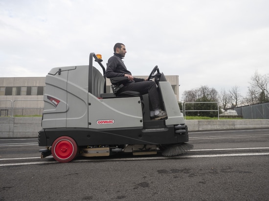 C120 : L'autolaveuse industrielle Comac, conçue pour tous les besoins de nettoyage