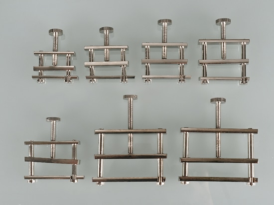 Collier de serrage / robinet à pincement selon Hoffmann : serrage et fermeture précis des tuyaux ou des conduites (Bürkle GmbH)