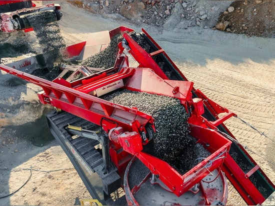 Alimentation du concasseur VSI sur chenilles Boratas avec système de recirculation
