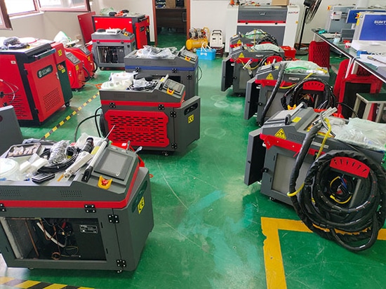 14 machines de soudage laser portables personnalisées exportées avec succès vers l'Espagne