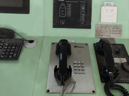 KNTECH fournit des téléphones maritimes sur mesure pour le projet de barge de déchargement de Kingsalman