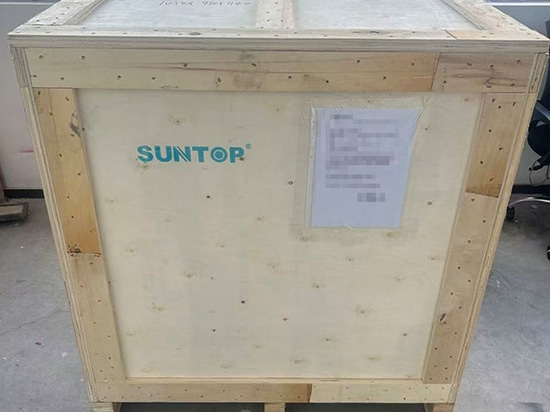 Une machine de marquage laser UV « flying » rigoureusement testée expédiée à un client australien
