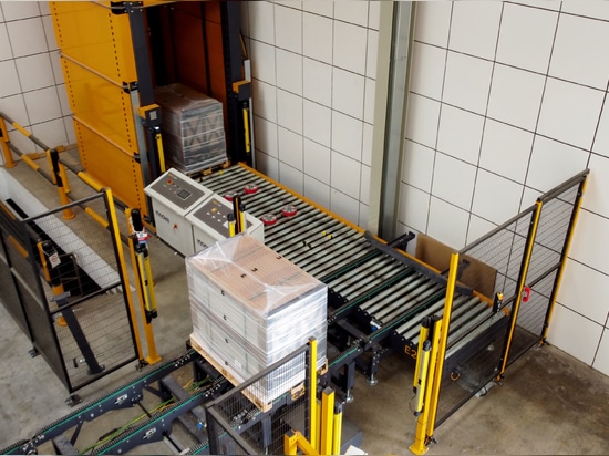 Ligne logistique de vérification des palettes chez Porcelanosa