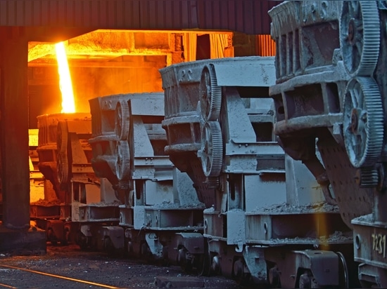 Transfert du métal en fusion dans les poches de fonderie