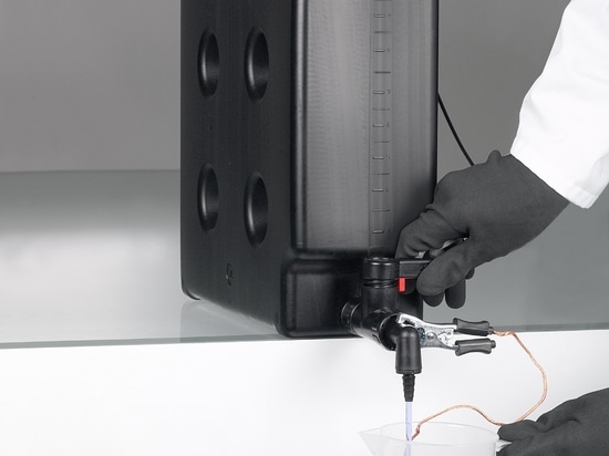 StopCock PA : robinet de vidange électroconducteur pour le remplissage de solvants (Bürkle GmbH)