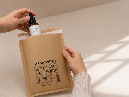 Comment les marques de beauté remplacent les boîtes et le papier bulle par des enveloppes matelassées en papier